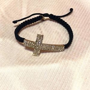 Cross pull tie bracelet
